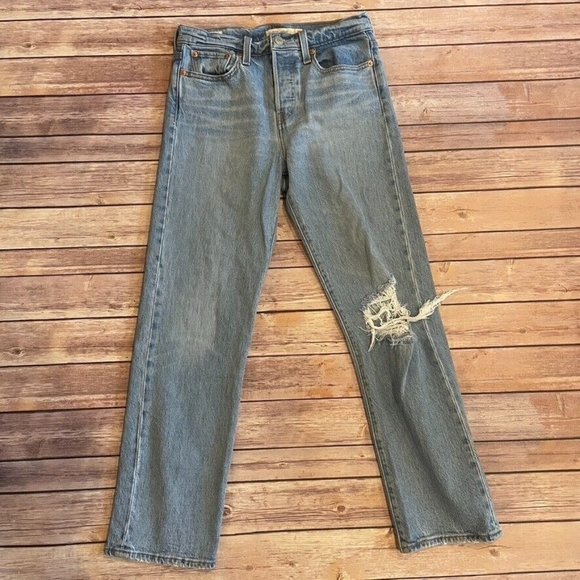 Levi's Denim - Levi's Wedgie Straight Premium Jeans Light Wash Ripped Knee Button Fly